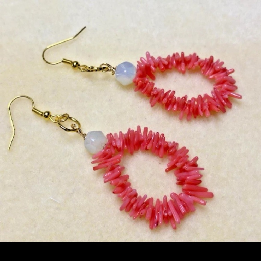 Vibrant Coral and Gold Hoop Earrings - Picture 6 of 10